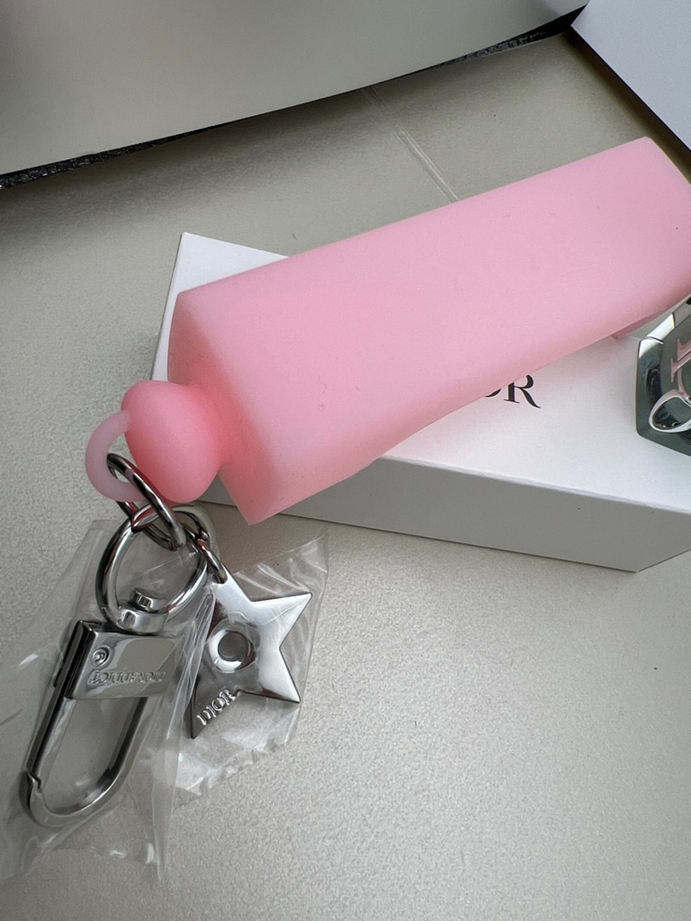 Dior Pink Silicone Keychain Lip AddictGlow Oil Holder W/Minty Lip Oil INBox NWOT - Picture 15 of 15